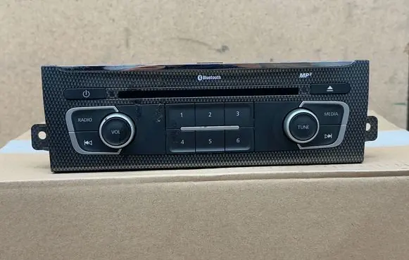 Radio/CD/DVD/GPS head unit