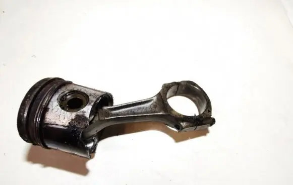 Land Rover Freelander Piston with connecting rod