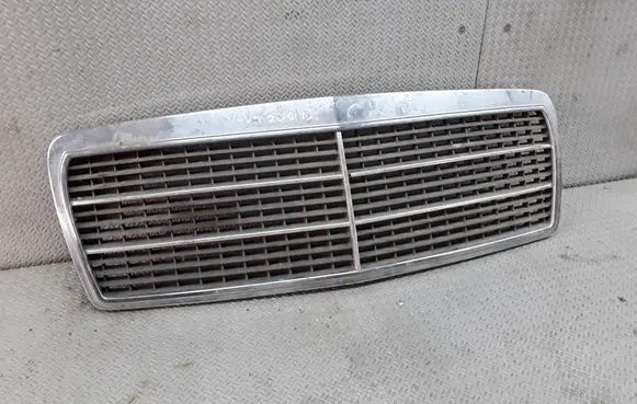 Mercedes-Benz E W210 Front bumper upper radiator grill 2108880023