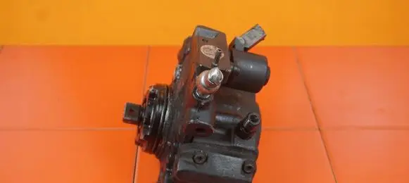 Opel Antara Fuel injection high pressure pump 25187376 A22DM