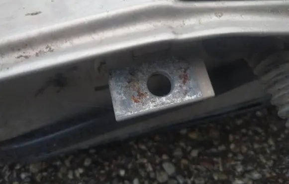 Volvo V70 Rear door lower hinge