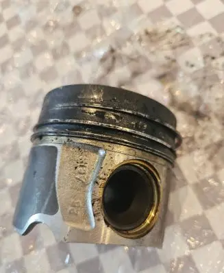Audi Q7 4M Piston FMN ACH