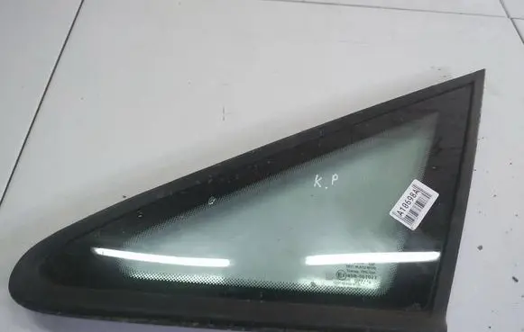 Opel Zafira A Front triangle window/glass AS2