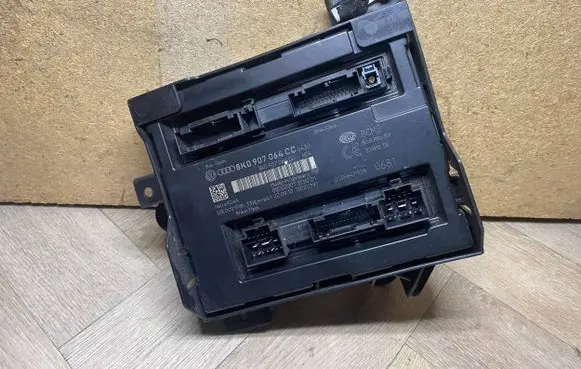 Audi A4 S4 B8 8K Comfort/convenience module 8K0907064CC 8K0907461A