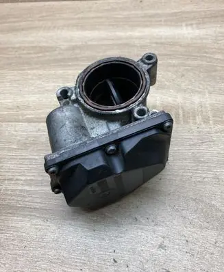 Volkswagen PASSAT B6 Throttle valve A2C53338105