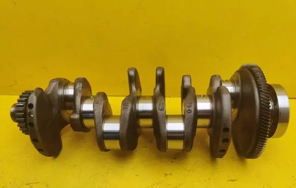 Volkswagen PASSAT B8 Crankshaft 03N105212B 04L105263D DFG