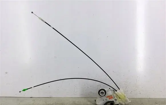 Toyota Verso-S Front door lock 