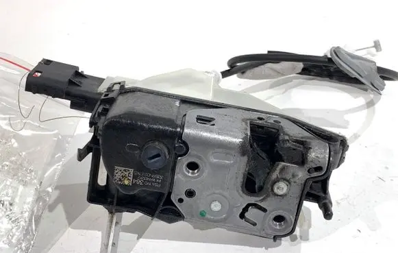 Citroen C4 Cactus Front door lock 190384