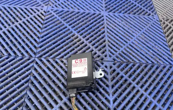 Toyota Avensis T270 Tire pressure control unit 8976005011