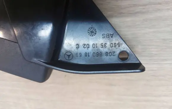 Mercedes-Benz CLK A208 C208 Rear seatbelt buckle 2088601869 560351002C
