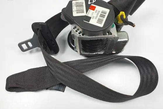 Volvo C70 Front seatbelt 6841705