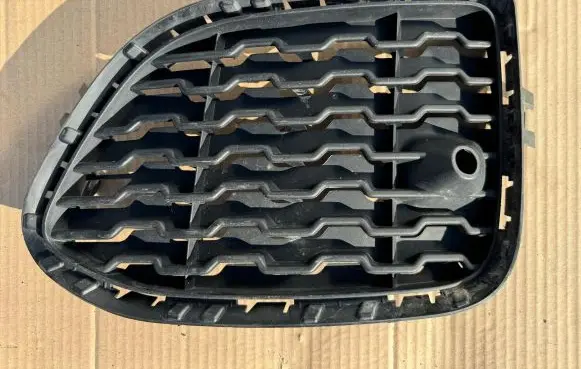 BMW X3 F25 Front bumper lower grill 8056941