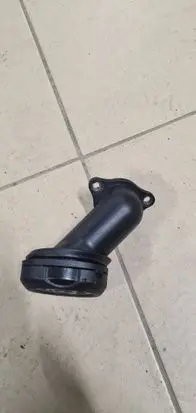 BMW 5 F10 F11 Oil fill pipe 750224