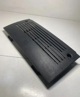 Chrysler PT Cruiser Battery box tray cover/lid 05033244AA