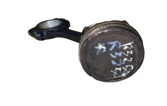 Volkswagen Golf IV Piston with connecting rod