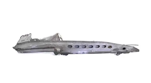 Porsche Cayenne (9PA) Fender mounting bracket 7L5805175A