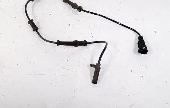 Dodge Challenger ABS brake wheel speed sensor 68199987AC 25071162724