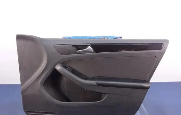 Volkswagen Jetta VI Door card panel trim set