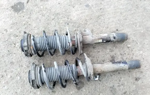 Volkswagen Golf V Front shock absorber/damper