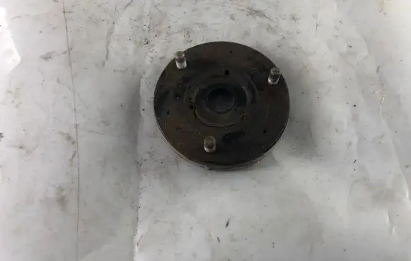 Coil spring mount