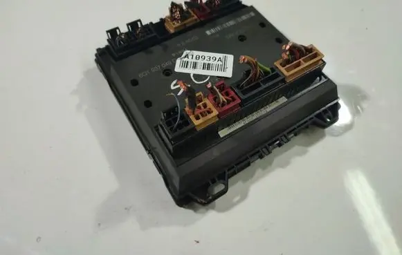 Volkswagen Polo IV 9N3 Comfort/convenience module 6q1937049D