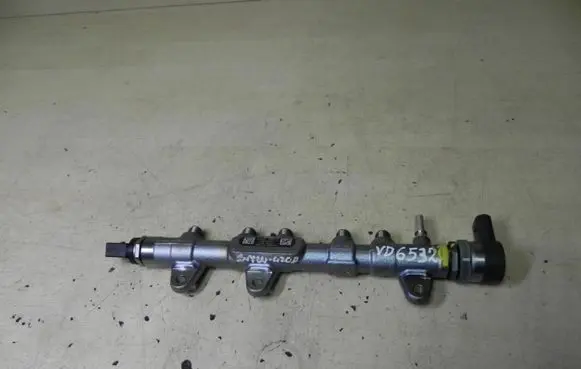 BMW 4 F32 F33 Fuel distributor 8514154