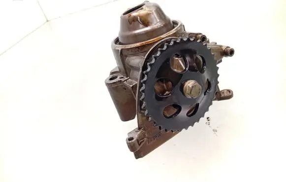 Volkswagen Polo Oil pump 03D115105G