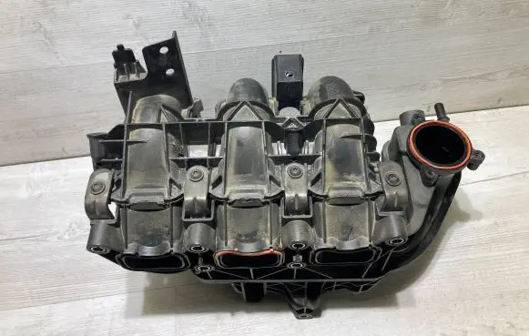 Ford Fiesta Intake manifold H1BG-9424-AB