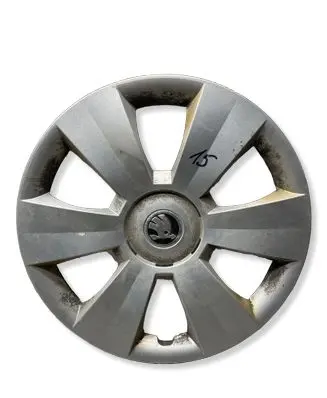 Skoda Rapid (NH) R15 wheel hub/cap/trim 6V0601147C