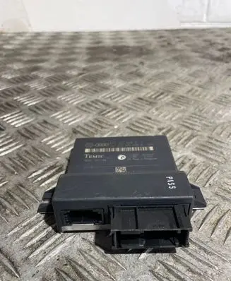 Audi A6 S6 C6 4F Gateway control module 4F0907468D 4F0910468A
