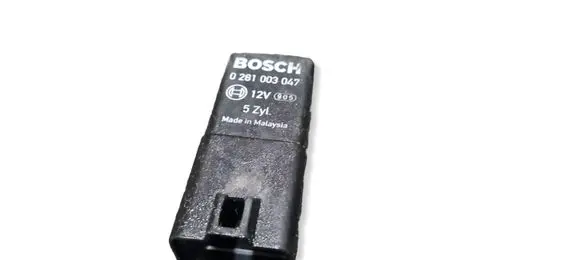 Volvo S60 Glow plug pre-heat relay 0281003047