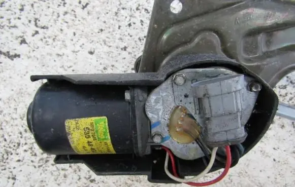 Renault Megane I Wiper motor 53548402 mfd250b