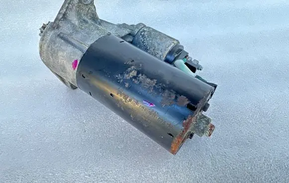 Volkswagen PASSAT B6 Starter motor 02E911023
