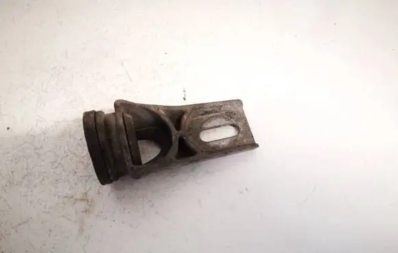 Opel Meriva A Radiator mount bracket 13184983