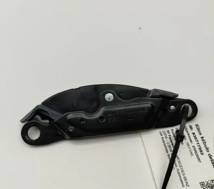 Convertible roof lock/latch