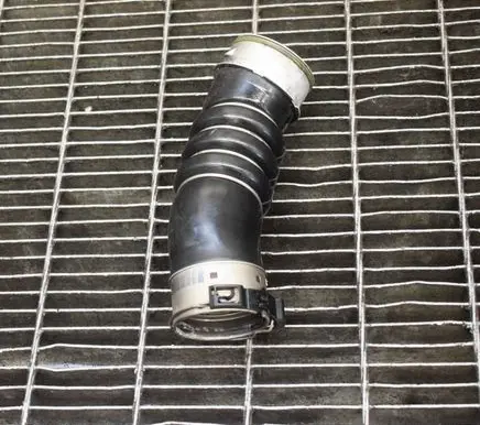 BMW 1 E81 E87 Intercooler hose/pipe 7802752