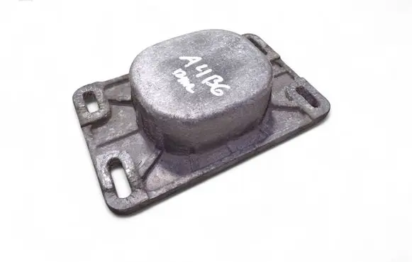 Audi A4 S4 B6 8E 8H Engine mounting bracket 8E0199335K