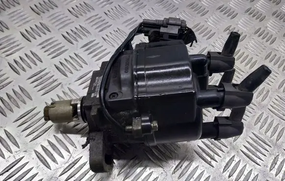 Toyota Starlet (P90) V Spark distributor cap 19020-11380