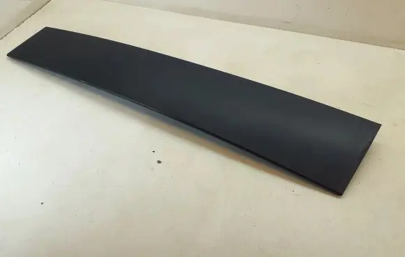 Volkswagen Jetta V Front door glass trim molding 1K5837902