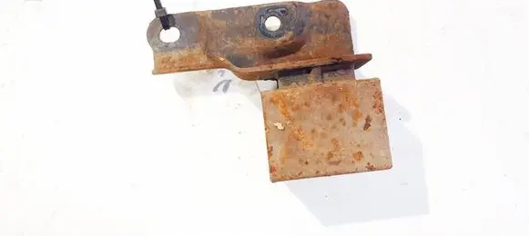 Lexus RX 300 Engine mount bracket