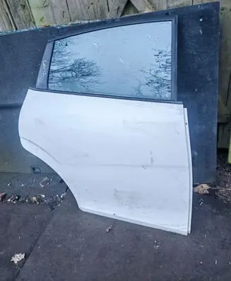 Seat Leon (1P) Rear door