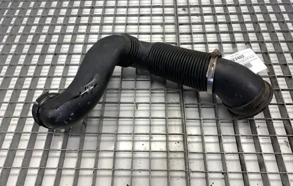 Opel Insignia A Intercooler hose/pipe 55560898