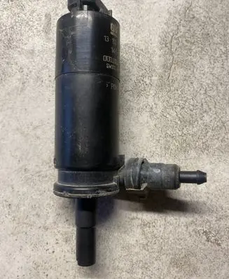 Saab 9-5 Headlight washer pump 13157637