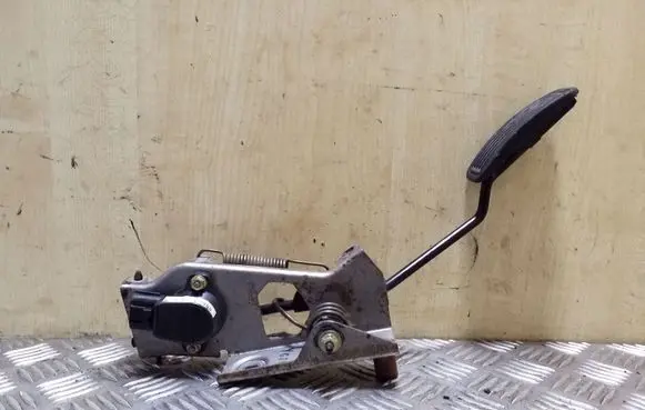 Mazda 6 Accelerator throttle pedal YGJ8F