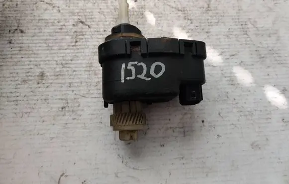 Headlight level adjustment motor