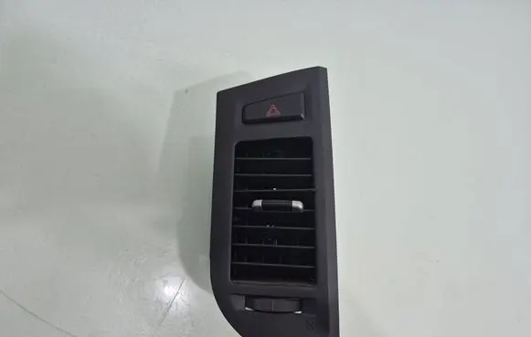 Mitsubishi Pajero Dash center air vent grill 8030A087