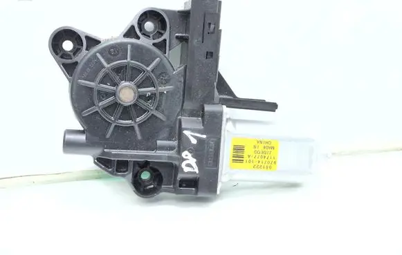 Volvo S80 Front door window regulator motor 970714101 1174077A