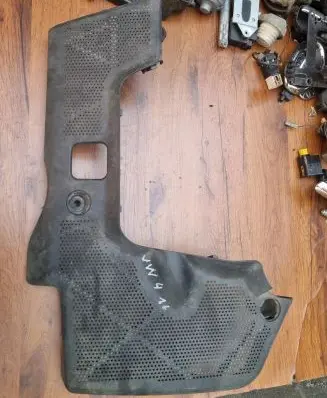 Volkswagen Golf IV Engine cover (trim) 06A119518D 06A119512C