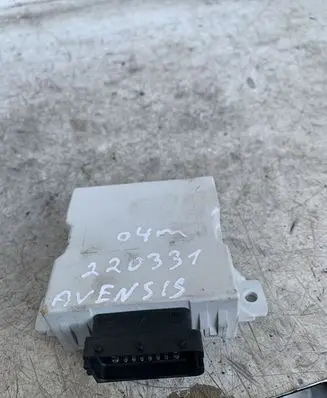 Toyota Avensis T250 Window wiper relay 150696