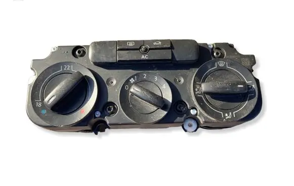 Volkswagen Golf V Climate control unit 537011CF 74730960